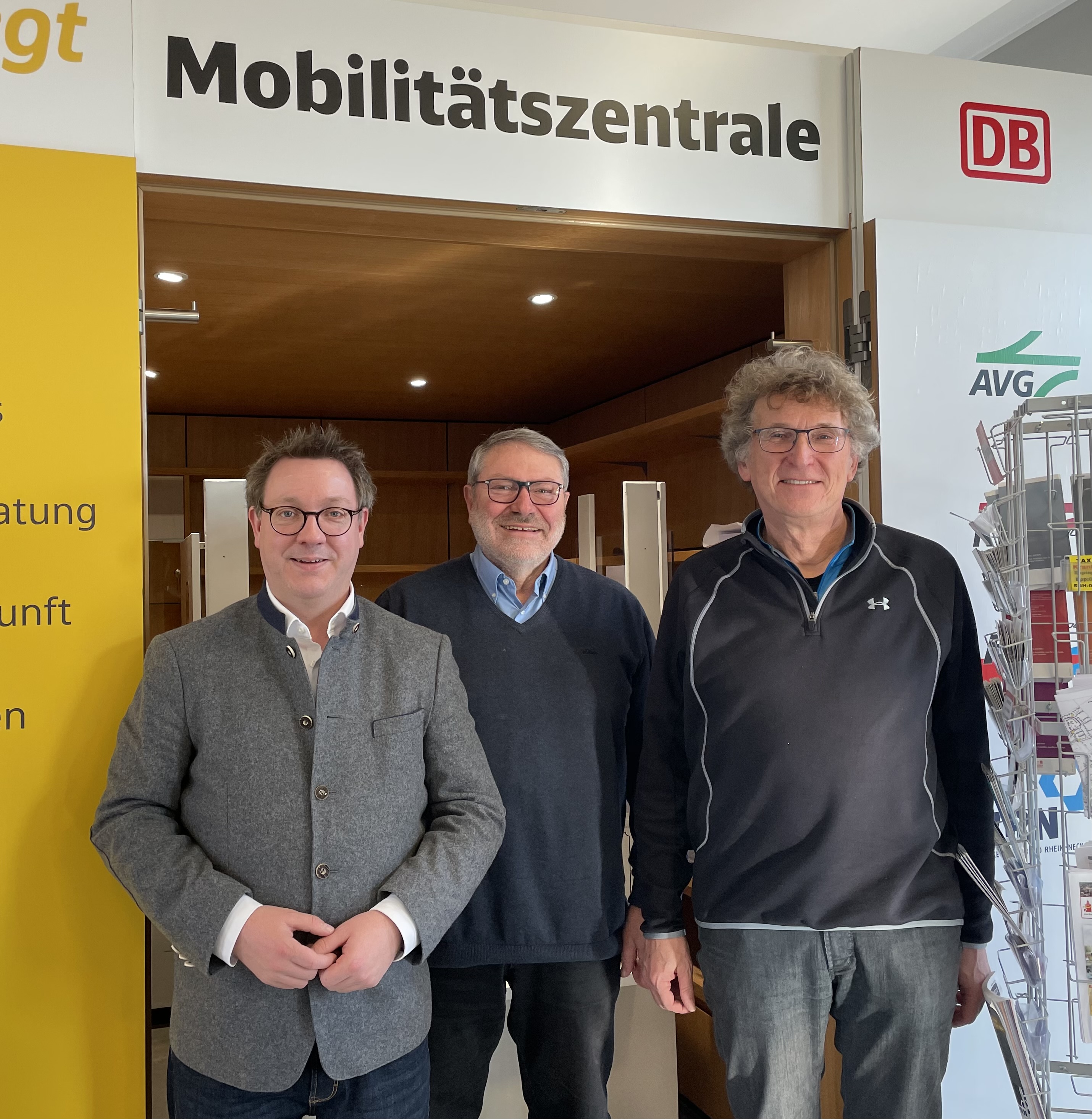 v. l. n. r.: Dr. Michael Preusch MdL, Geschäftsführer Lothar Schlesinger und Vorsitzender Reinhard Ihle vom Bürgerbus-Verein Eppingen