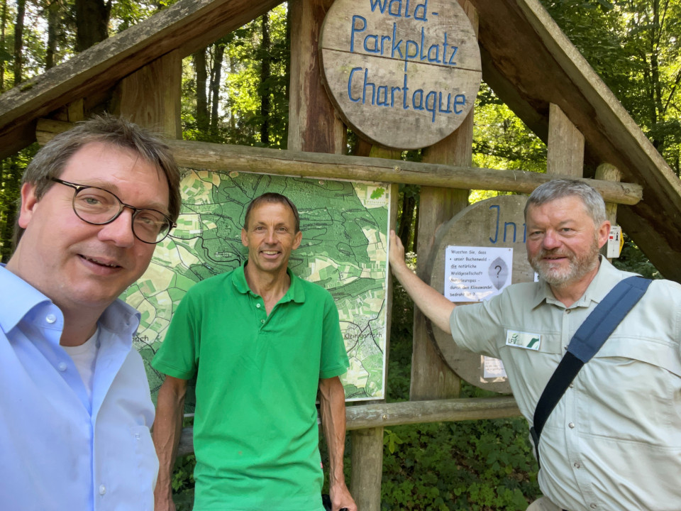 v.l.n.r.: Dr. Michael Preusch MdL, Forstrevierleiter Jürgen Stahl und Martin Rüter/Leiter Kreisforstamt Heilbronn